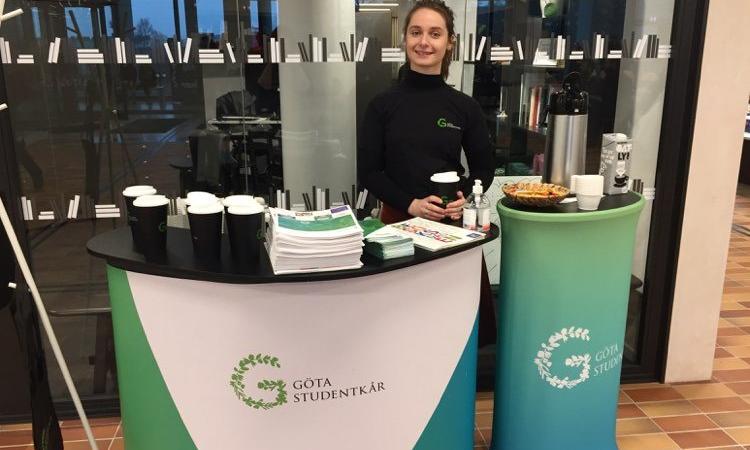 Göta studentkår informerar utanför kontoret