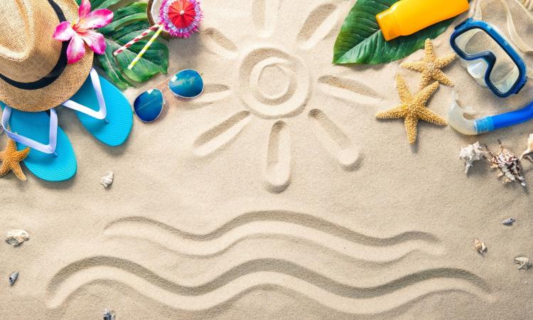 Strand med text, trevlig sommar!